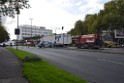 LKW blieb unter Bruecke haengen Koeln Ehrenfeld Innere Kanalstr Hornstr P531